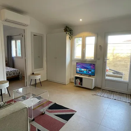 Semesterbostad Walk To Town Cozy House